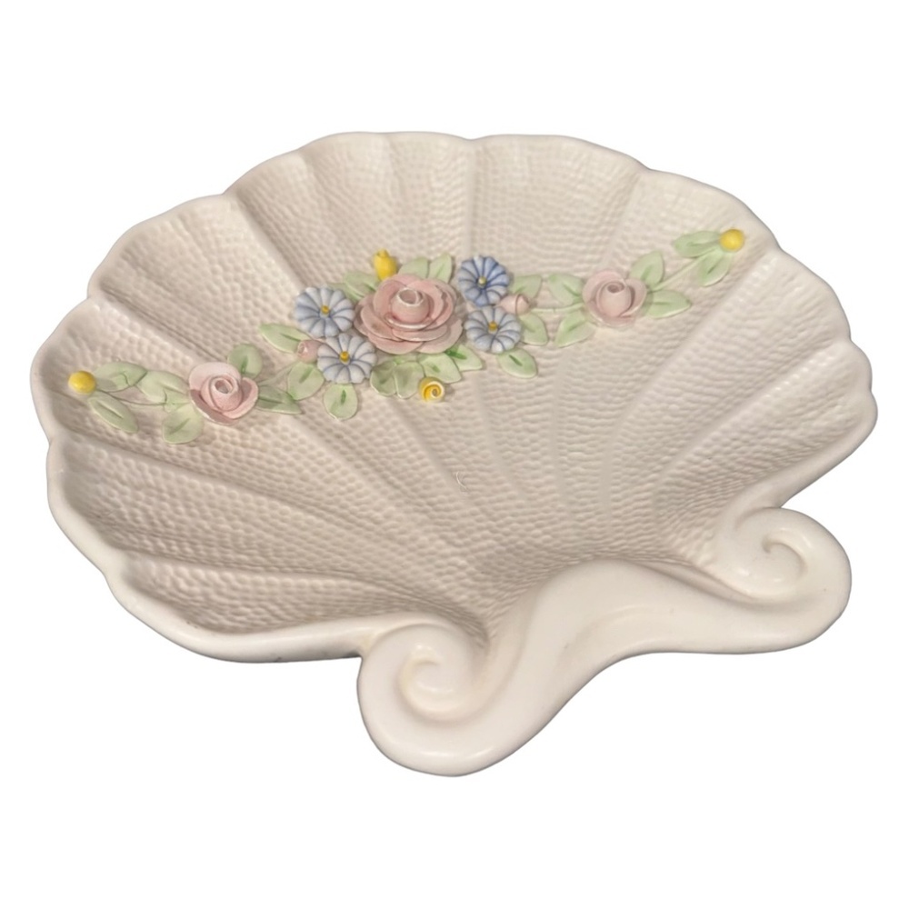 Vintage Decorative Capodimonte Italian Porcelain 1900's Seashell Bouquet Tray